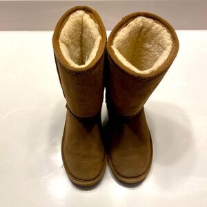 BearPaw Kids Brown Suede/Sheepskin/Wool Lining Mid Calf Boots, kids size US 13